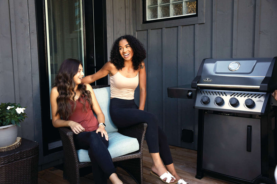 Napoleon Freestyle™ 425 Gas Grill
